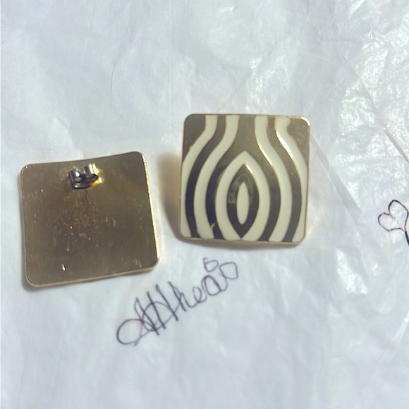 Vintage 👂🏽 jewels - Picture 2 of 5